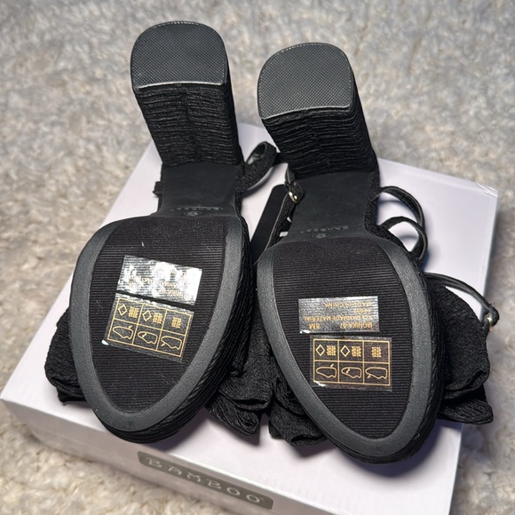 🖤 Bamboo Fabric Bow Ankle Strap Heels 8 BNIB 🖤 - Picture 7 of 7